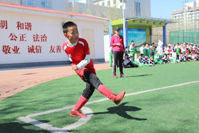 今日趣闻：曼联球迷的心路历程与曼市德比风波