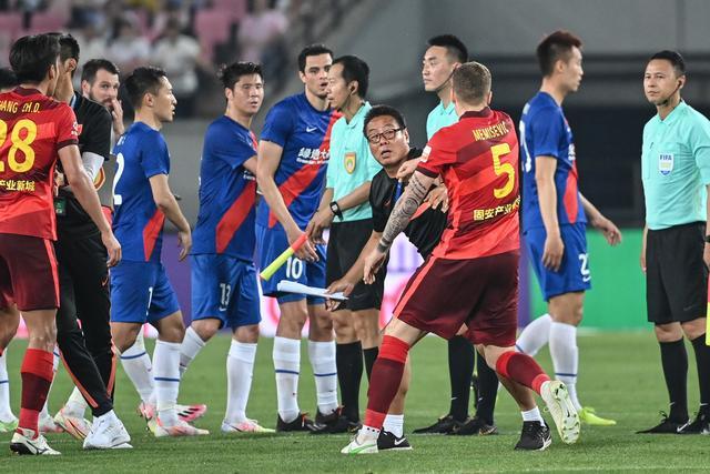 前热刺球员坎迪揭露医疗团队失职经历