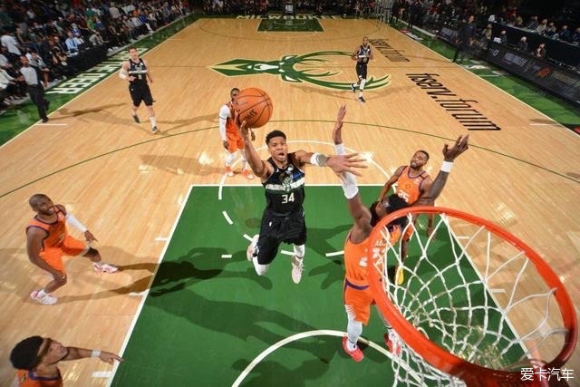 NBA签约热潮：汤普森兄弟祝贺均获亿元合同